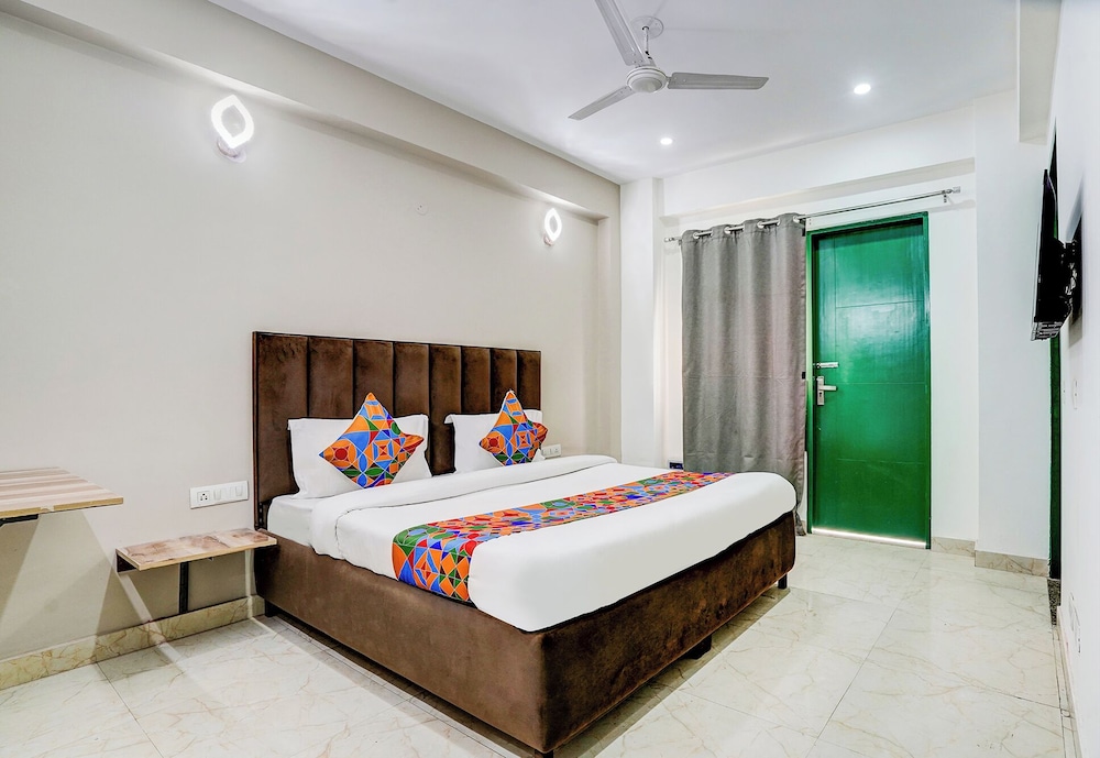 Fabhotel Cyberhub Suits