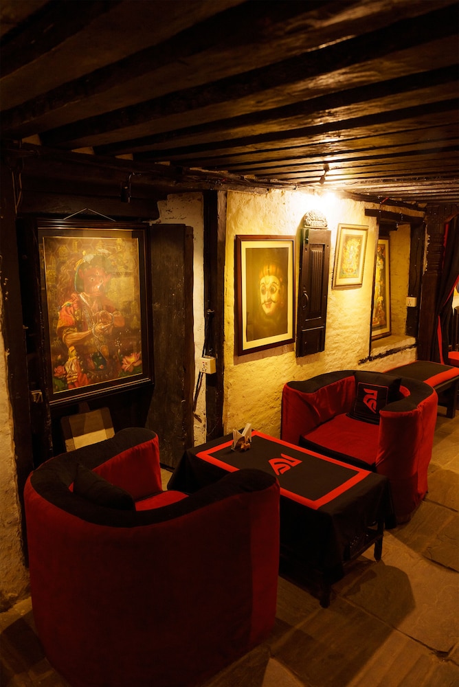 Hira Guest House