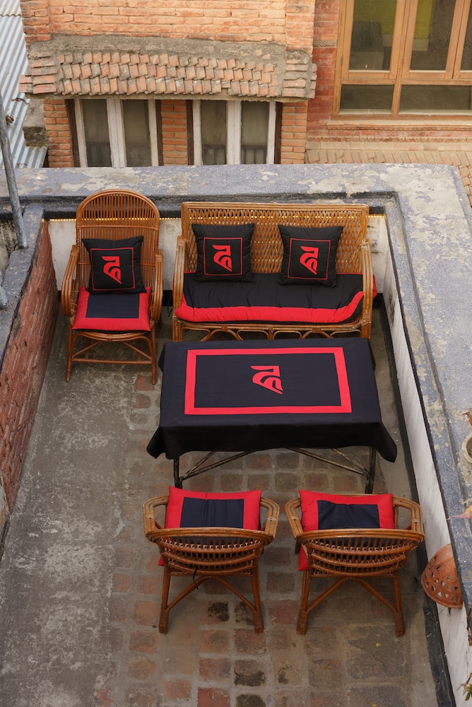 Hira Guest House