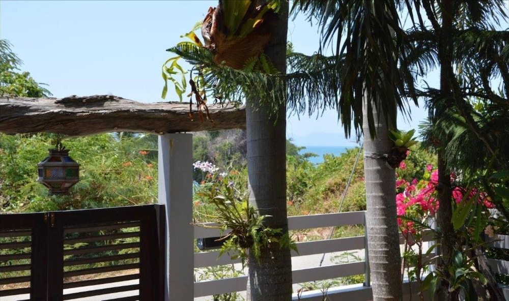 House 4 People sea View 100 m From the Beach