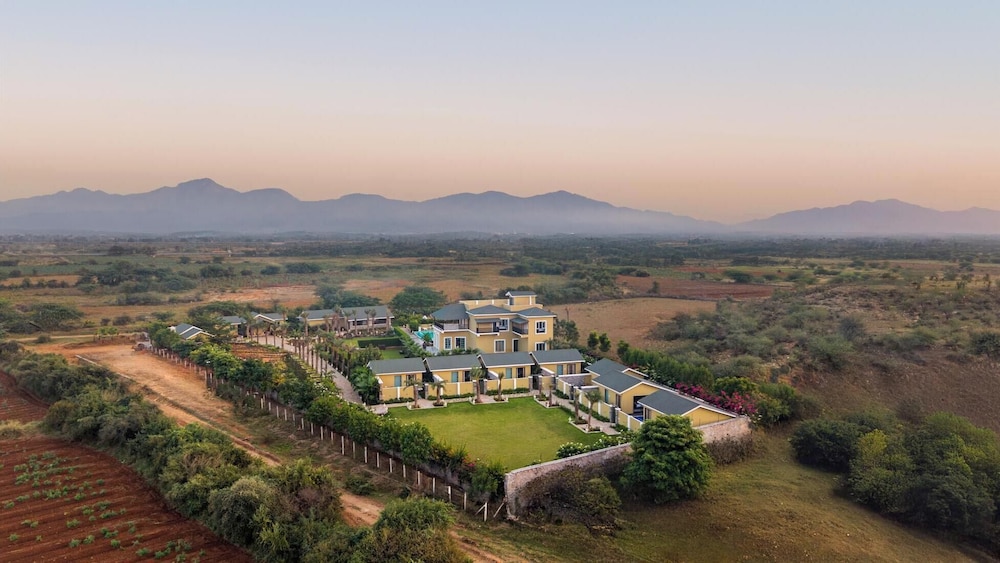 Merriment Luxury Resort & Private Pool Villa, Abu Road