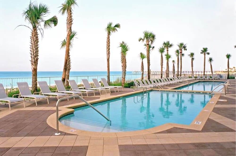 Beachfront Bliss Awaits: 2-bed, 2-bath Condo at Sterling Reef - Sleeps 6!