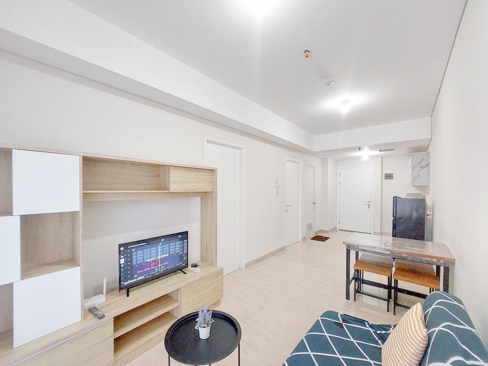 Homey And Compact 2Br Podomoro City Deli Medan Apartment