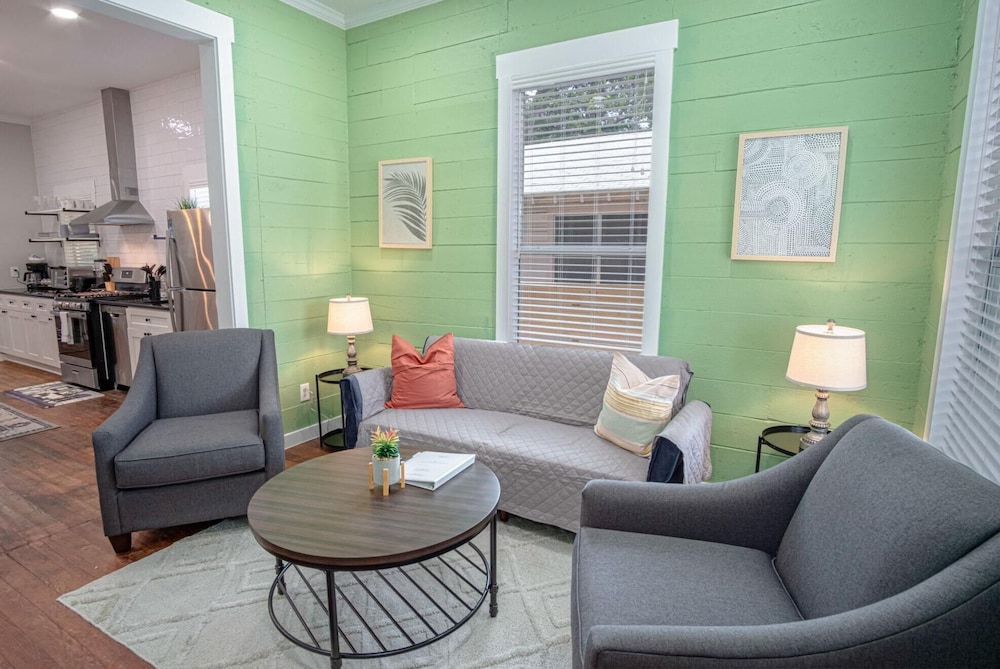 Comfy and Incredible Fenced 2BR 2 BA Near Downtown view 3
