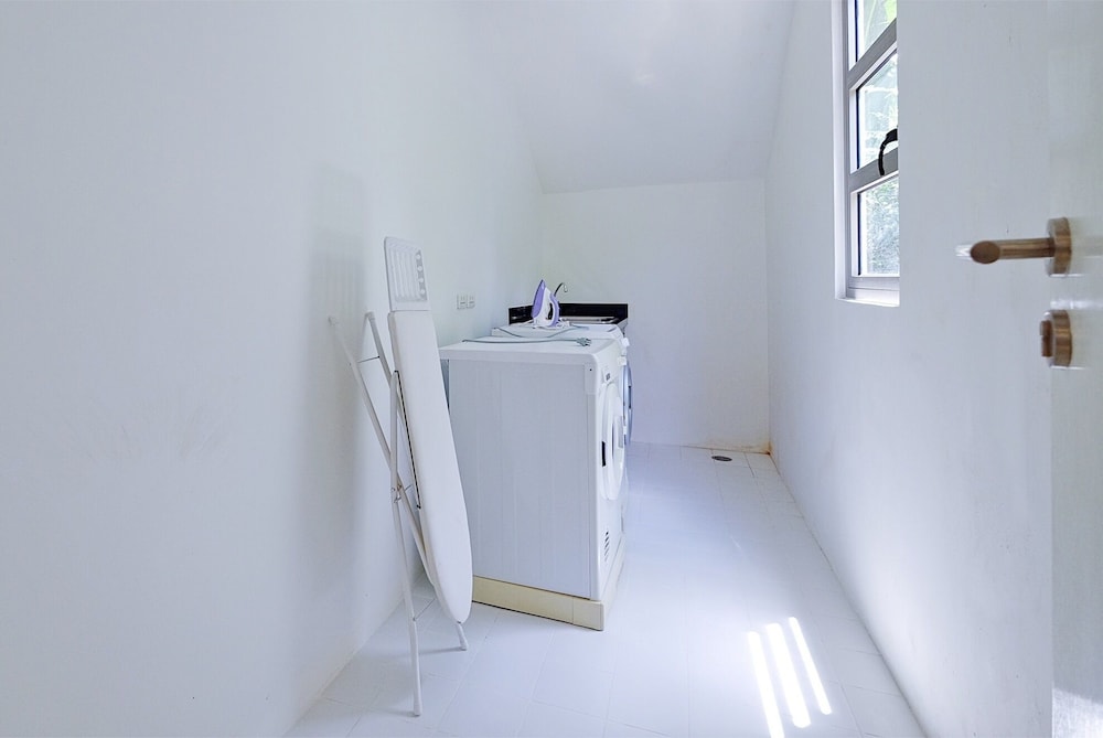 Fabulous 2br Pool Villa Walk to Bangtao Beach and Catch Club