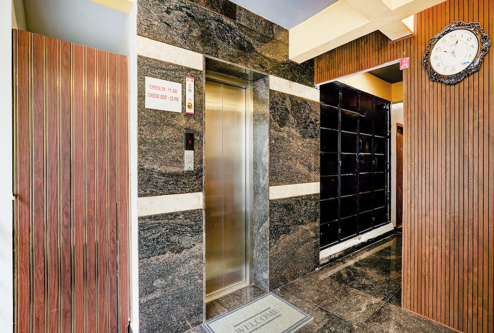 Fabhotel Sk Oak Suites