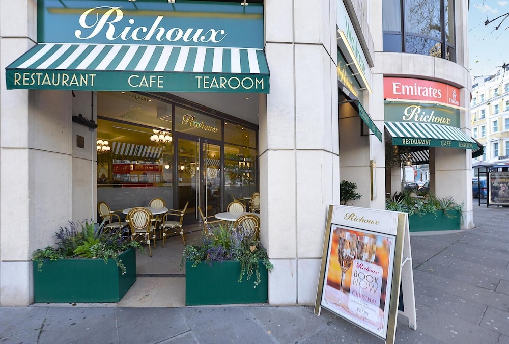 restaurant