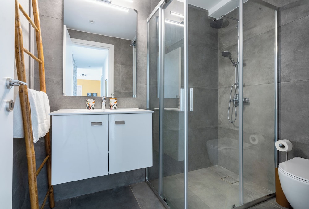 Blu Horizon - Stylish Living with Pool & Balconies in Protaras