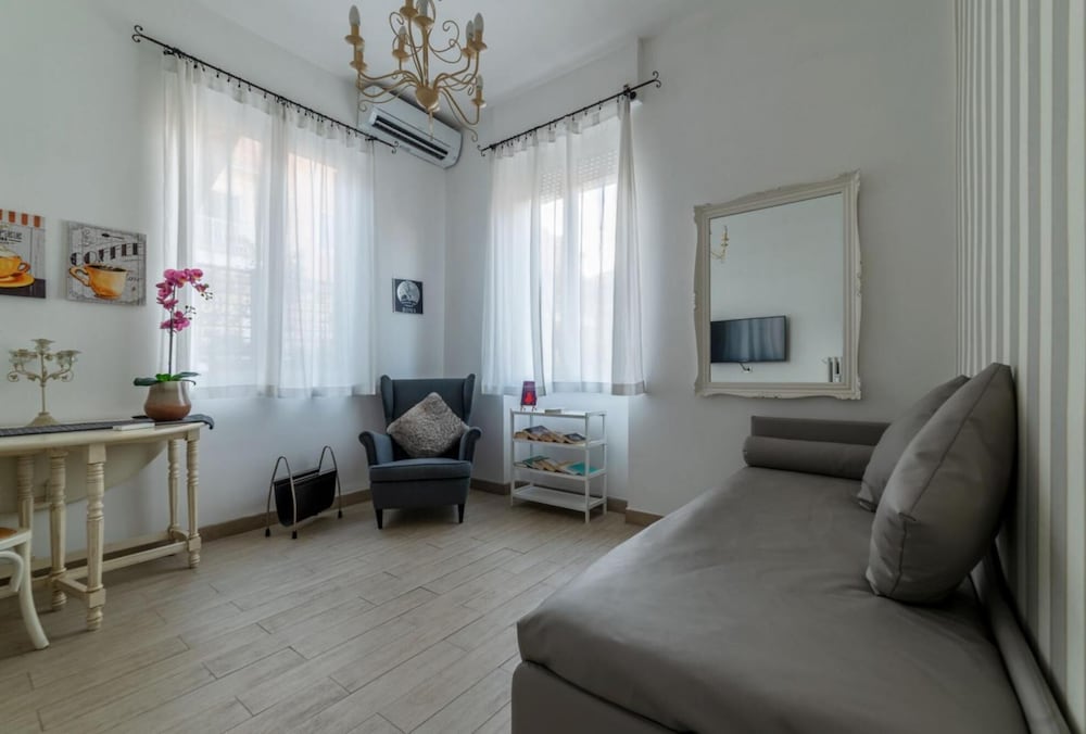 Penthouse Alisa - Penthouse Alisa