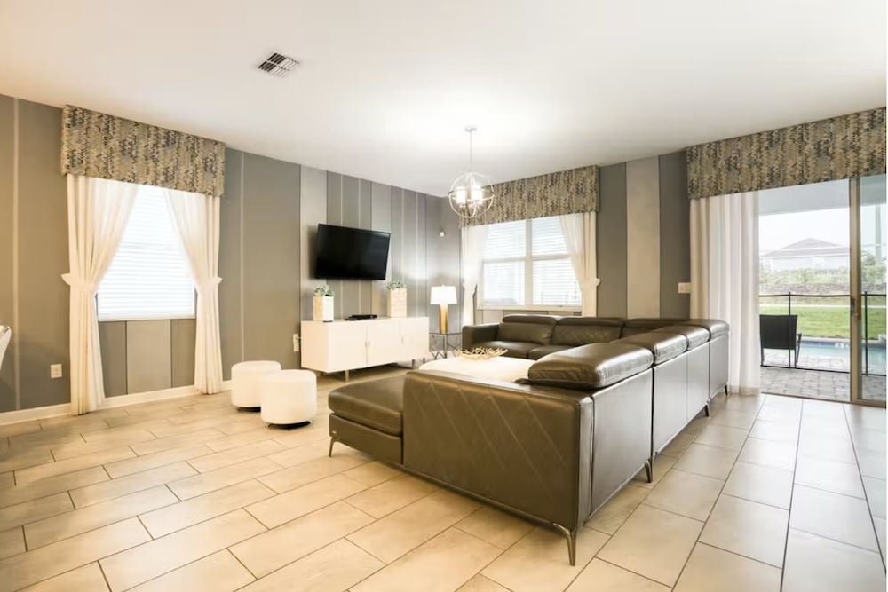 8907sid - The Retreat At Championsgate 9 Bedroom Home by Redawning view 2