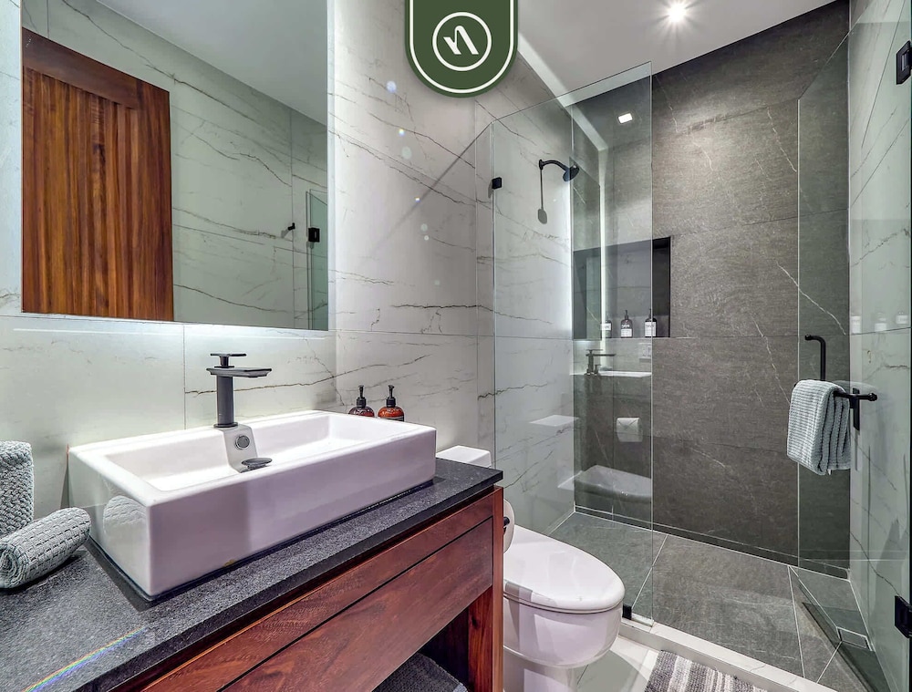 Amazing 1 BR Condo With Terrace - Rooftop Pool