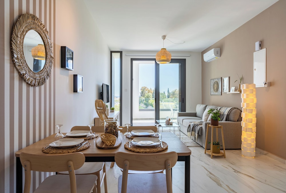 Ivory 1-BR Apt. & Balcony in Aradipou
