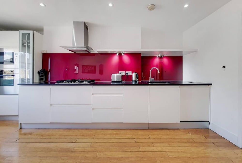 Beautiful 2 Bedroom Apartment In Belgravia view 5