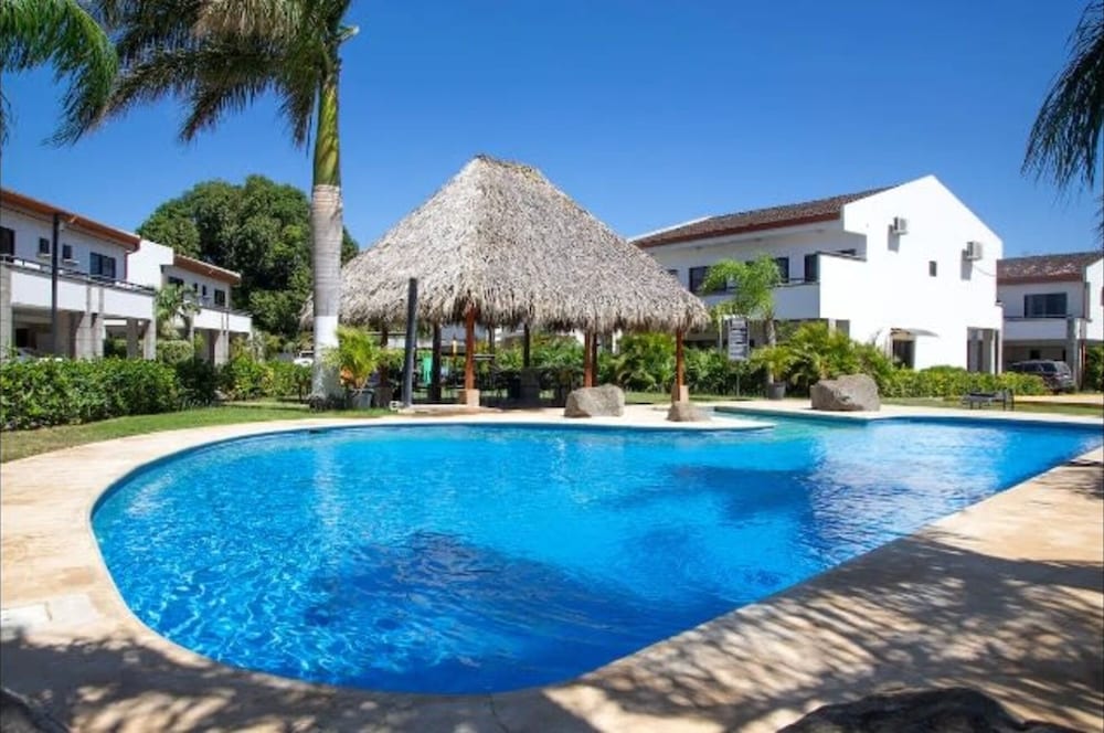Fabulous 2-Story Condo with Big Pool - Short Drive to Beaches