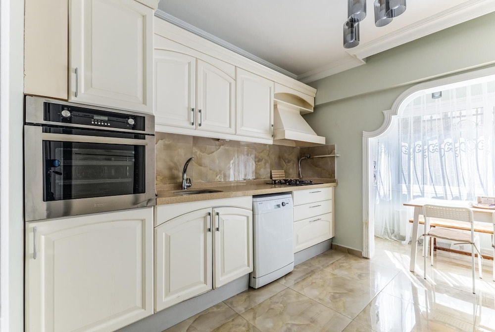 Fully Furnished Magnificent Flat in Uskudar