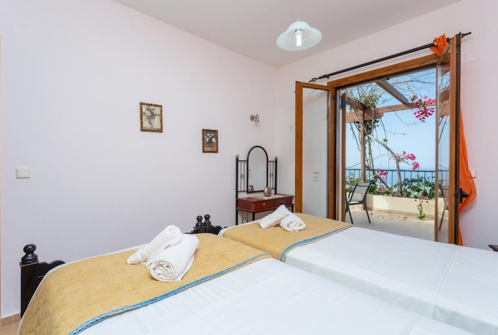 Maroulas Villas Collection