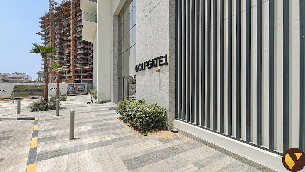Gulf Gate Near Golf Club Parks & Pool