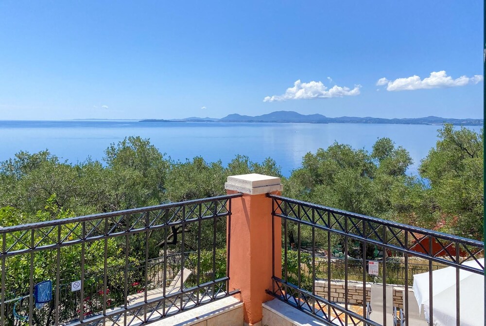 Villa Youla Large Private Pool Walk to Beach Sea Views A C Wifi Car Not Required - 1025 view 2