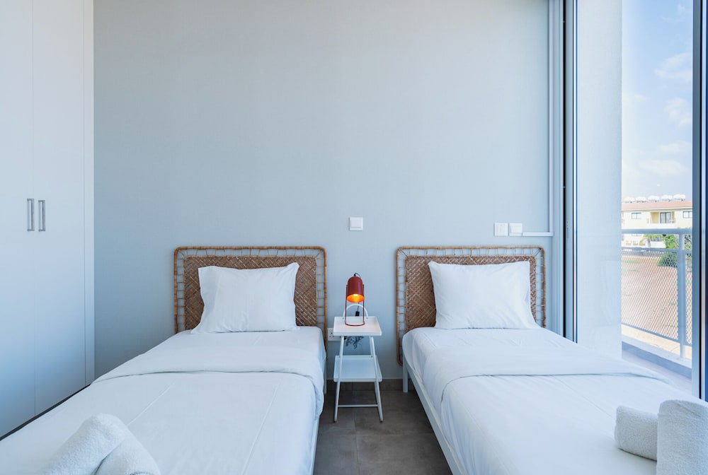 Blu Horizon - Stylish Living with Pool & Balconies in Protaras