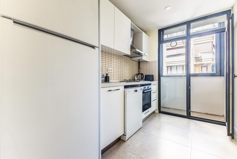 Minimal Flat 10 min to Caddebostan Coast
