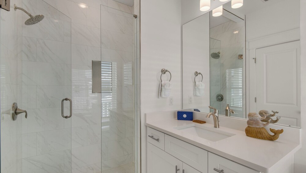 Sleep up to 28 - 2 Homes Side by Side - Close to Beach & Community Pool!