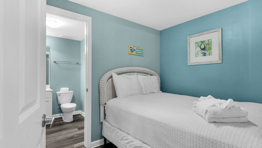 Palms Resort 2813: 2br, Pools, Courts, Gulf Views & Minutes to Beach!