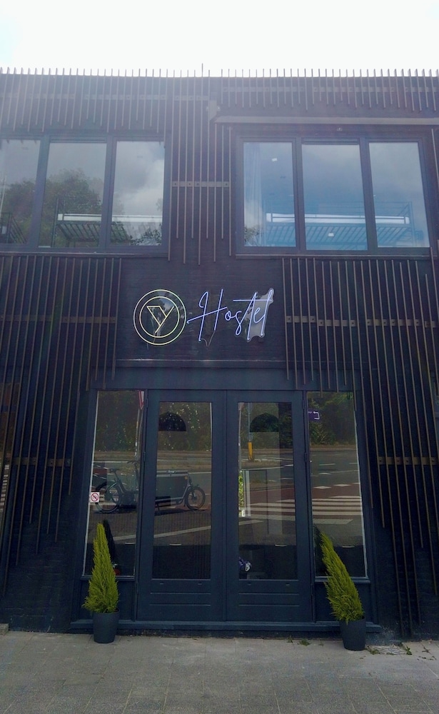 Y Hostel