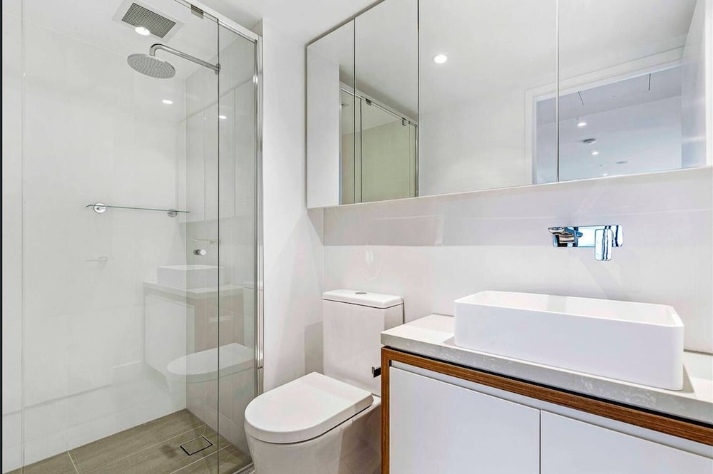 Luxury Apartments w Rooftop Pool CBD