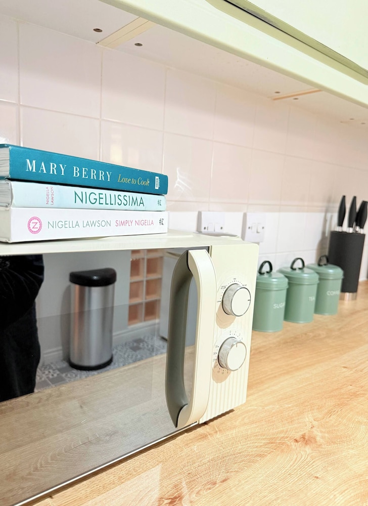 2 Bedroom Apartment & Balcony Jewellery Quarter