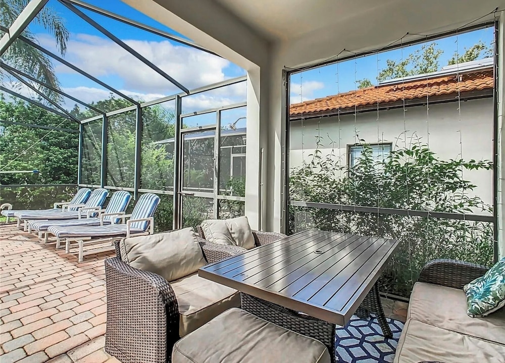 Coco Villa Stay for 10 w/ Resort-style Amenities
