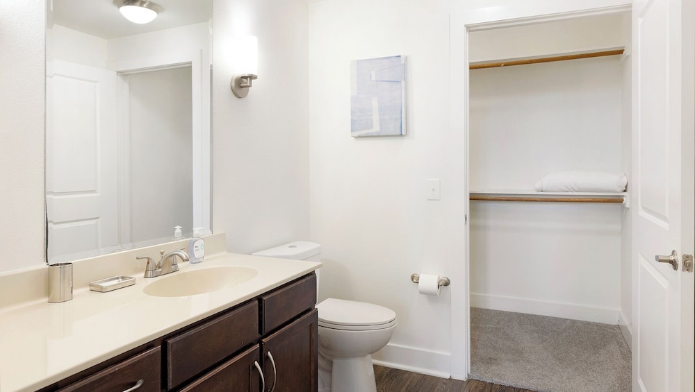Landing Apartments - North Dallas