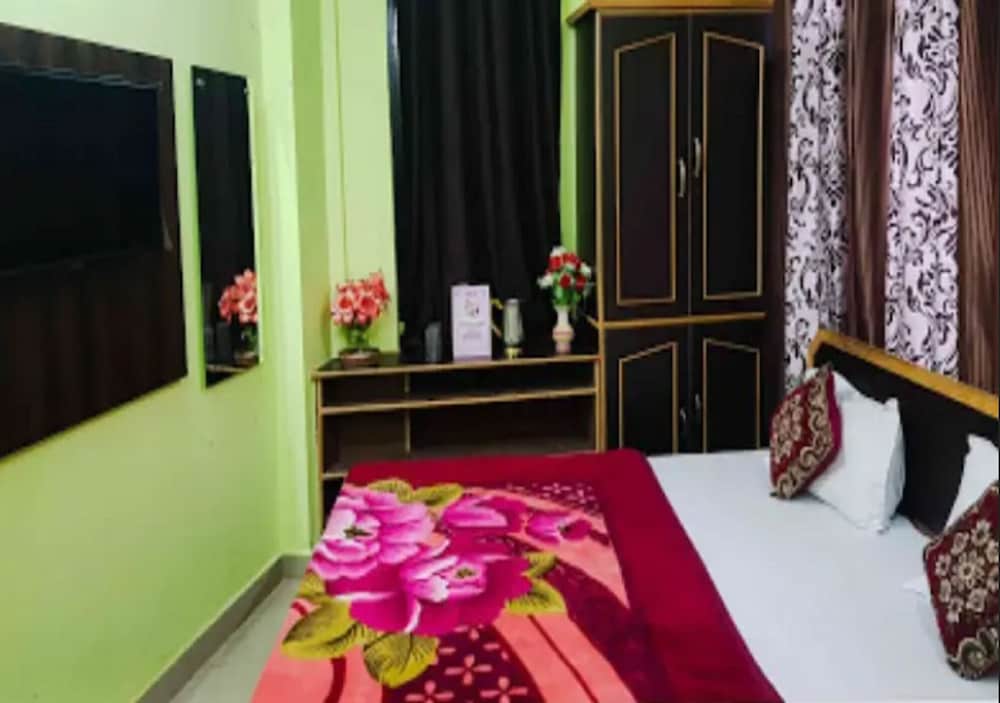 Goroomgo Delight Homestay Dalhousie view 2