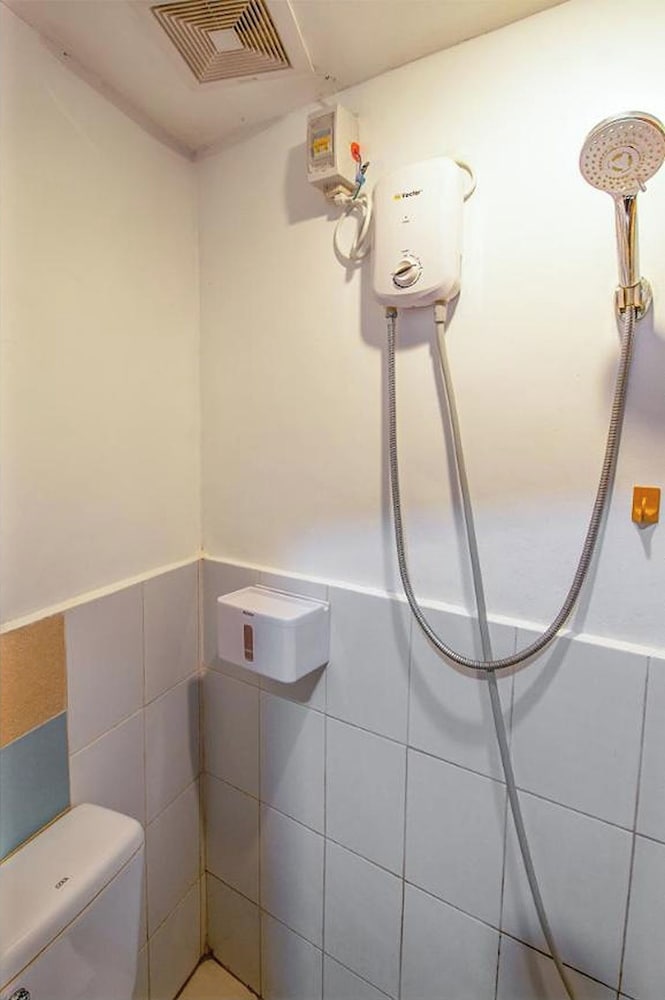 Hometel Barrio House Mactan