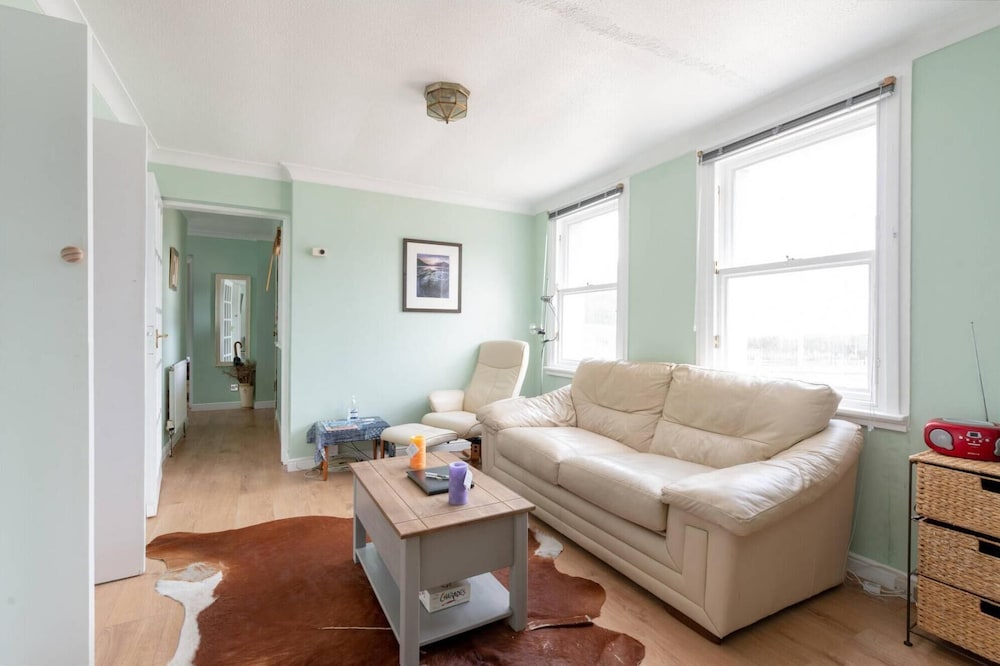 357 - Canongate Apartment view 3