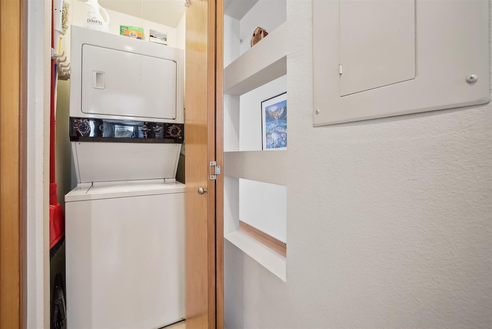 River Glen 107c 2 Bedroom Condo