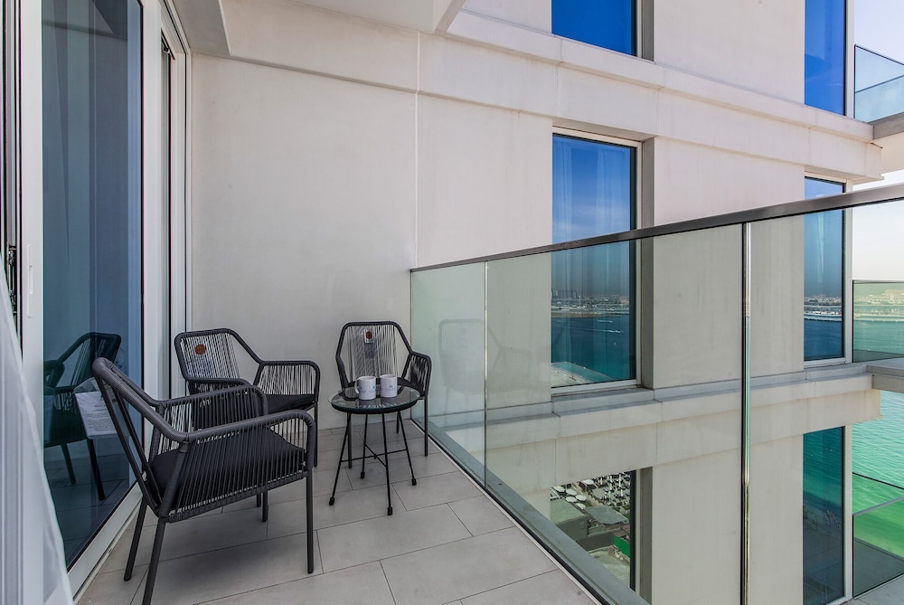Luxury 2BR at La Vie with sea view