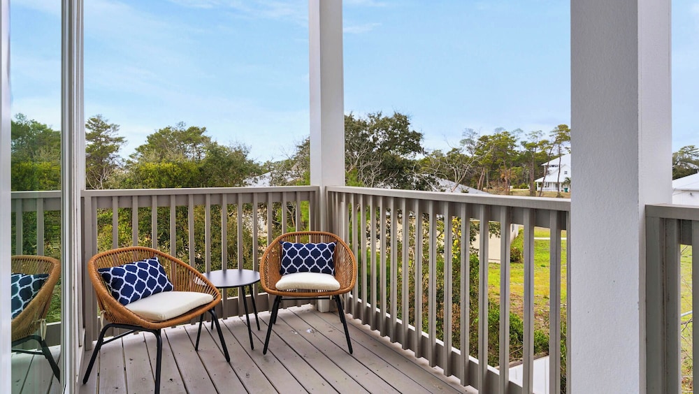 Inlet Beach Retreat With Rooftop Views, 4 Bikes + Free Attraction Tickets!