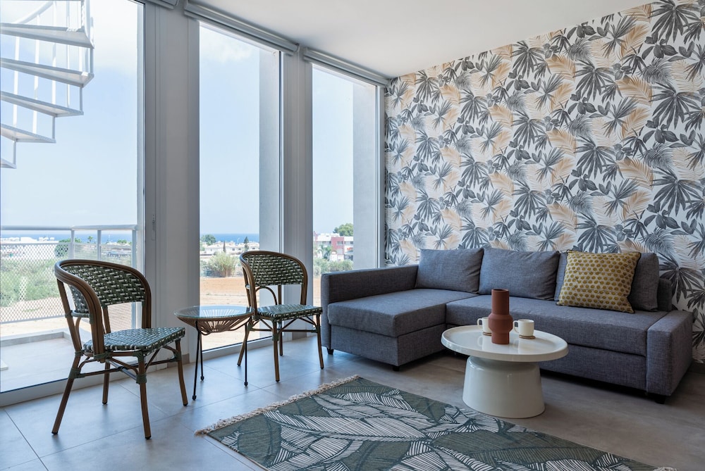 Blu Horizon - Stylish Living with Pool & Balconies in Protaras