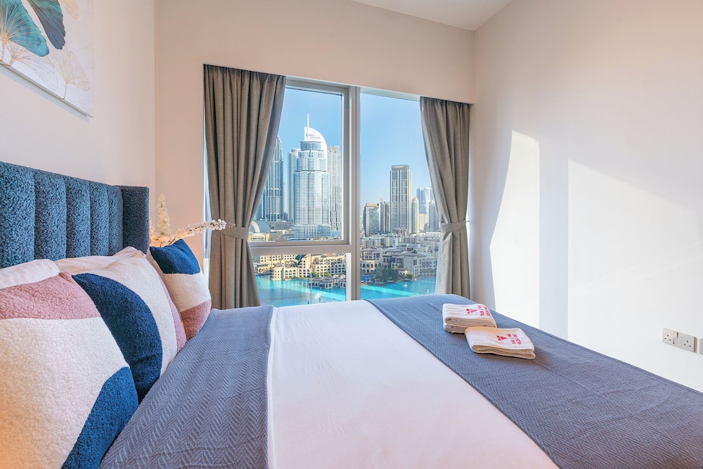 Burj Khalifa & Fountain View NYE Holiday Stay