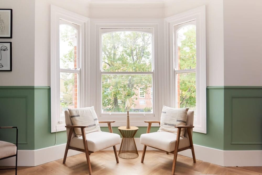 The Elmfield Road Wonder - Dazzling 2bdr Flat