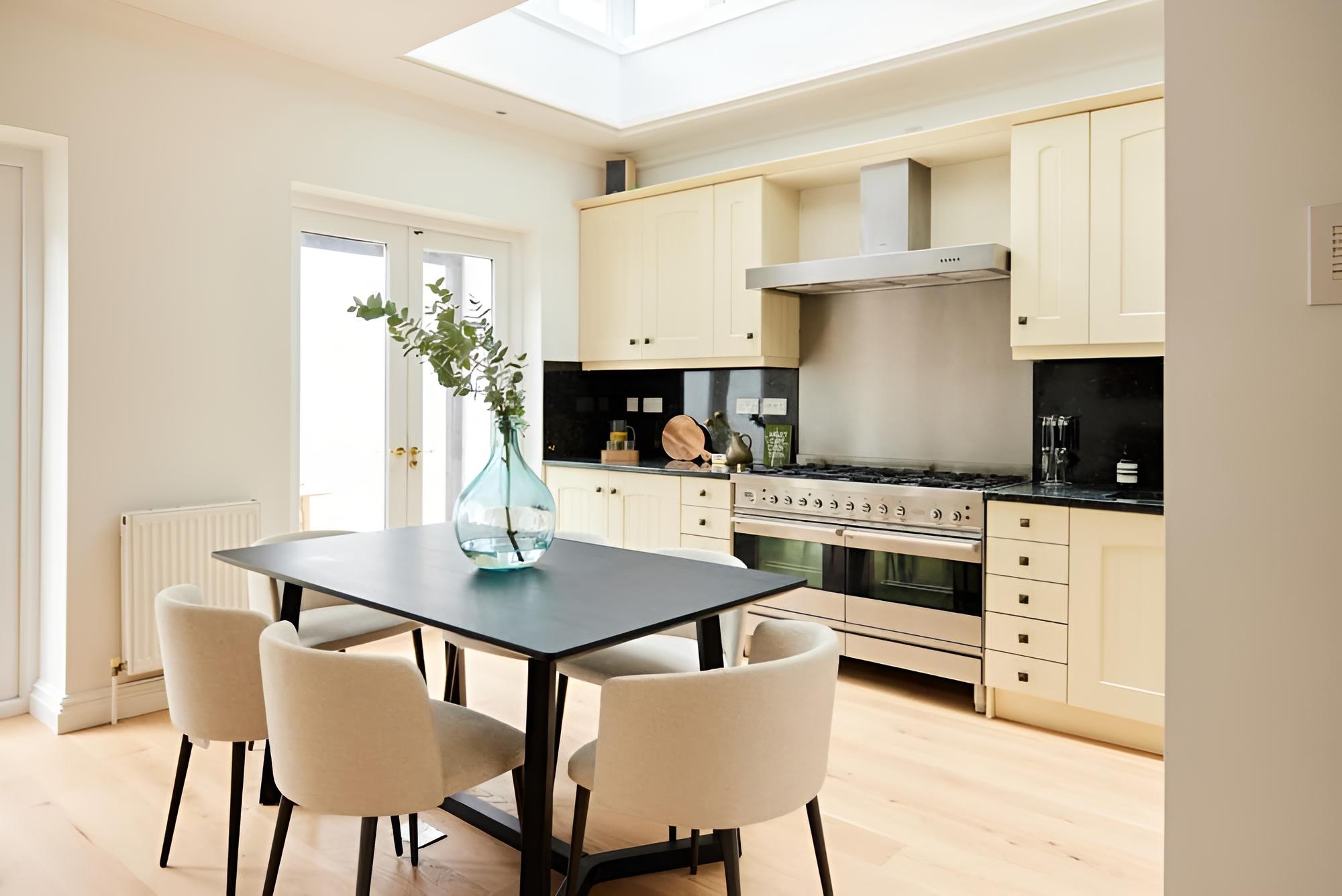 The Kensington Chelsea Escape - Stunning 5bdr With Patio Terrace