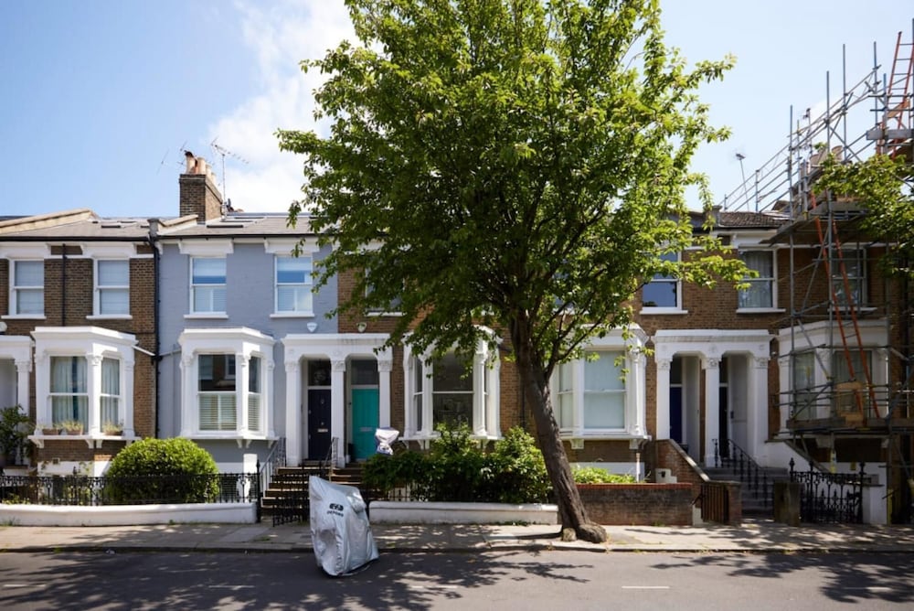 The Hammersmith and Fulham Wonder - Trendy 3bdr Flat With Garden