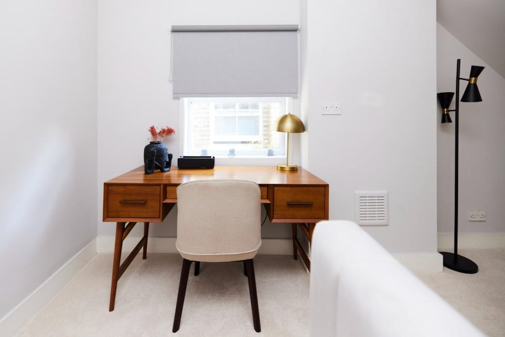 The Lambeth Arms - Prestigious 3bdr Flat