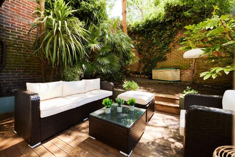 The Lanhill Road Crib - Dazzling 2bdr Flat With Garden