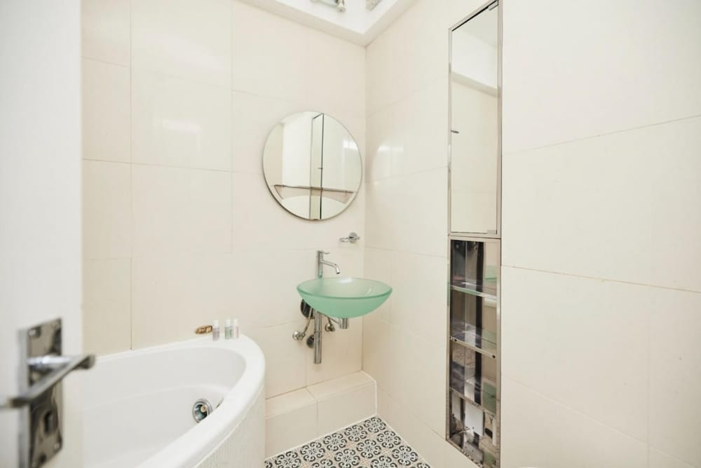 The Lanhill Road Crib - Dazzling 2bdr Flat With Garden