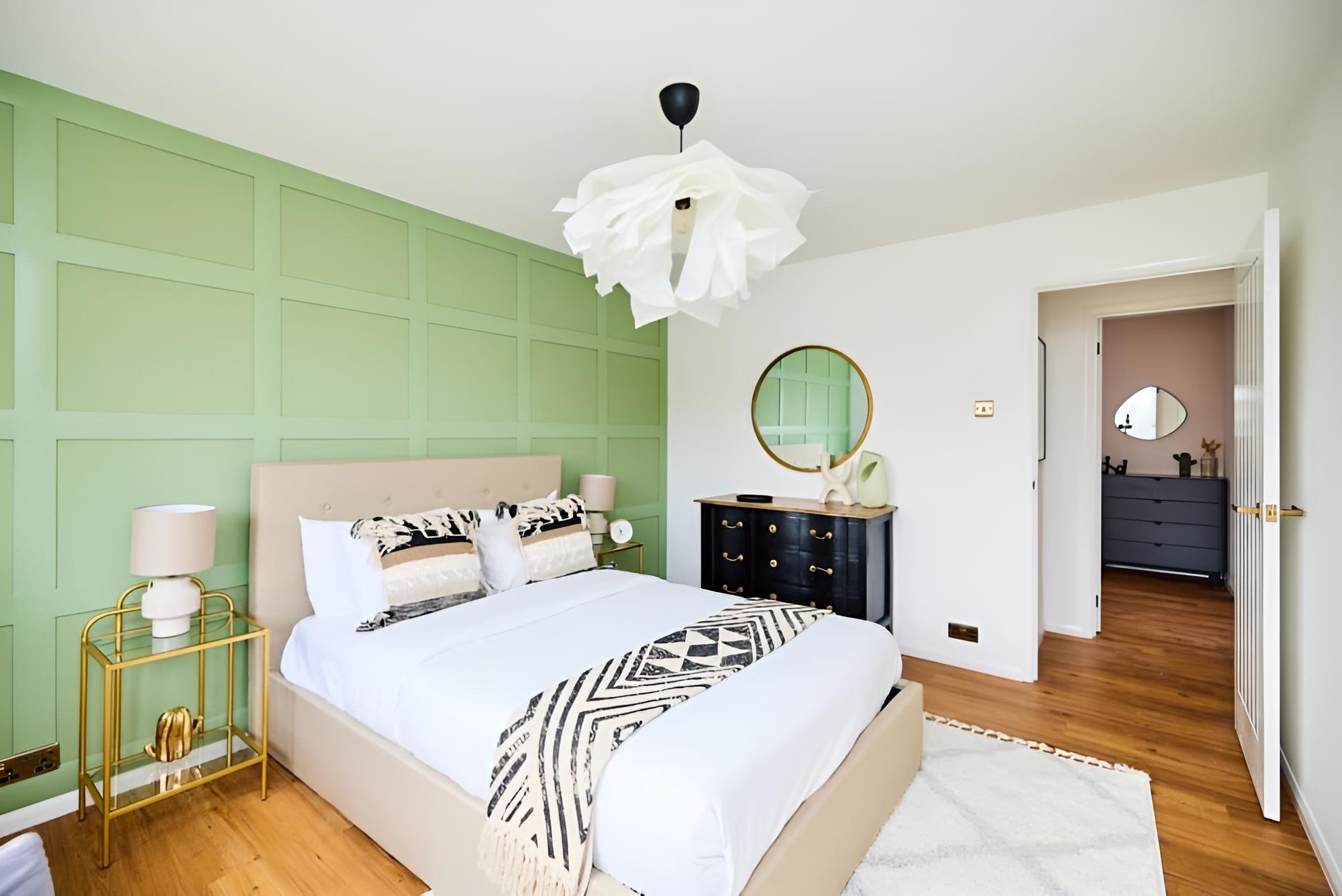 Farnham Vacations - The Farnham Arms - Captivating 4bdr House With Garage - Property Image 1