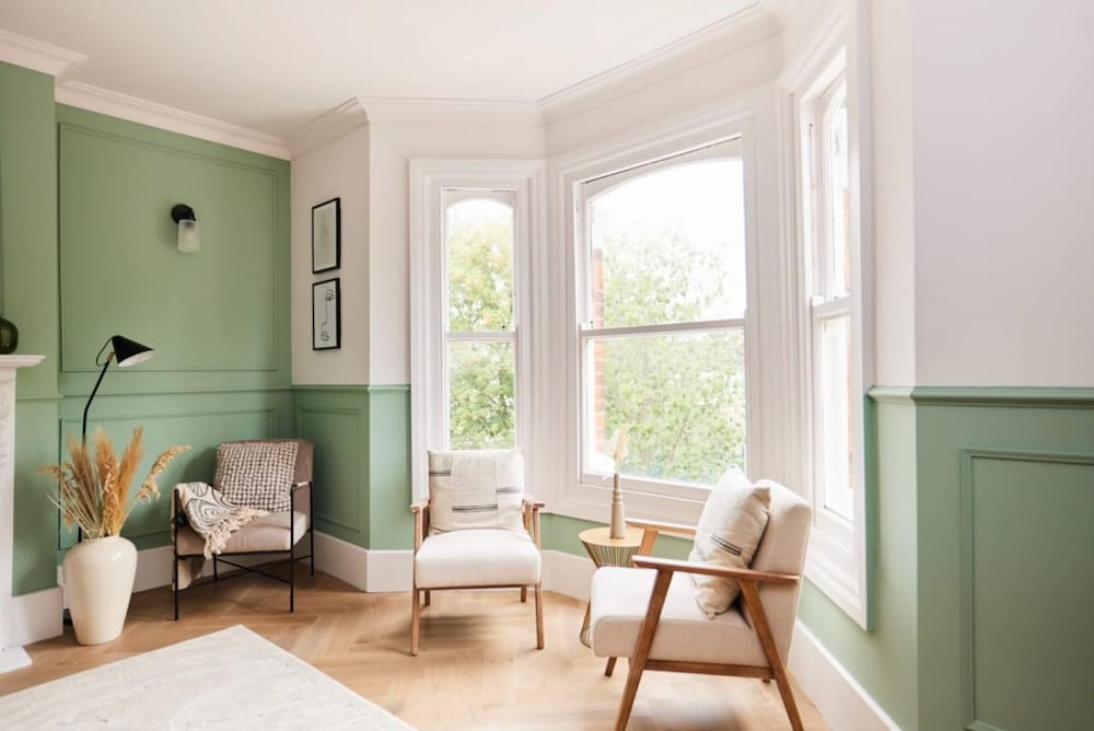 The Elmfield Road Wonder - Dazzling 2bdr Flat