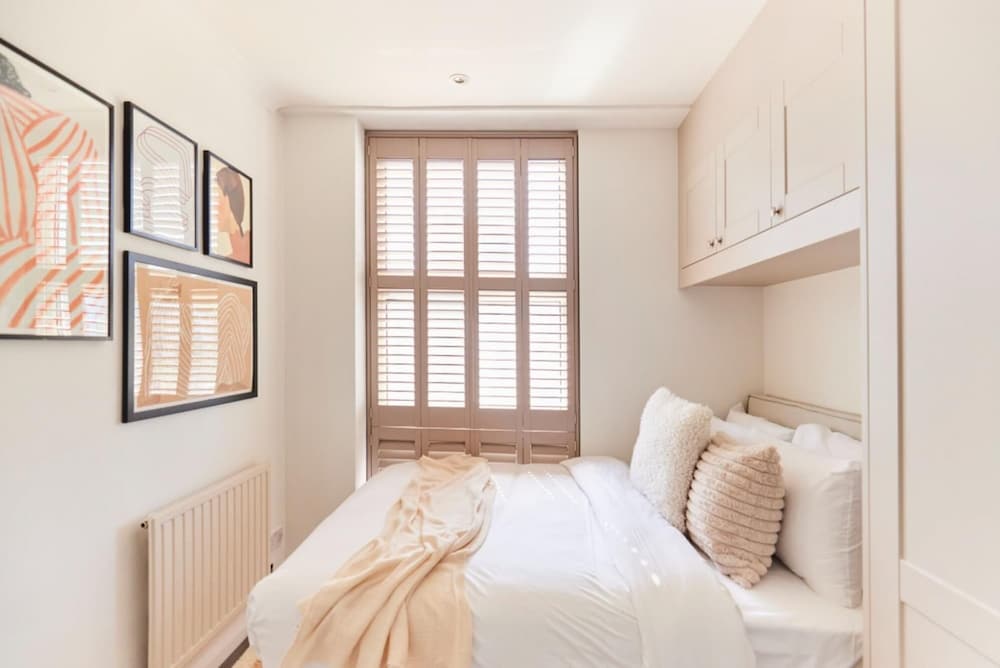 The Swiss Cottage Wonder - Glittering 2bdr House With Garden