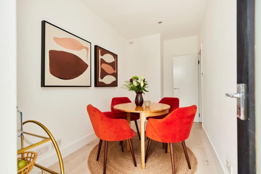 The Lanhill Road Crib - Dazzling 2bdr Flat With Garden