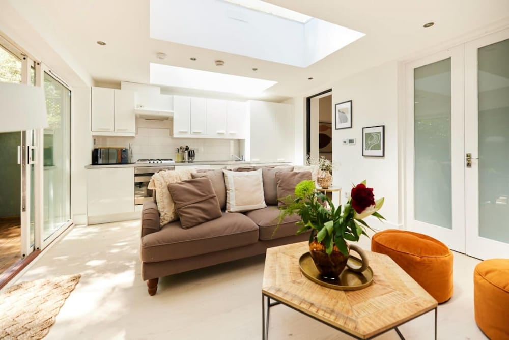 The Lanhill Road Crib - Dazzling 2bdr Flat With Garden